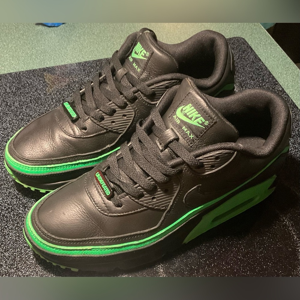 Nike Air Max 90 Undefeated Black Green Spark - Size 9.5